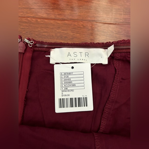 ASTR Valentina Lace Off-The-Shoulder Mini Dress Size S - Picture 4 of 9